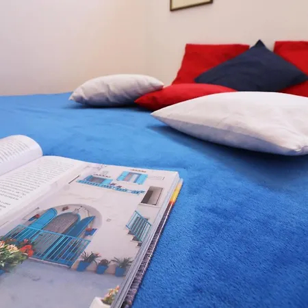 Апартаменти House Patrizia 6 Places *
